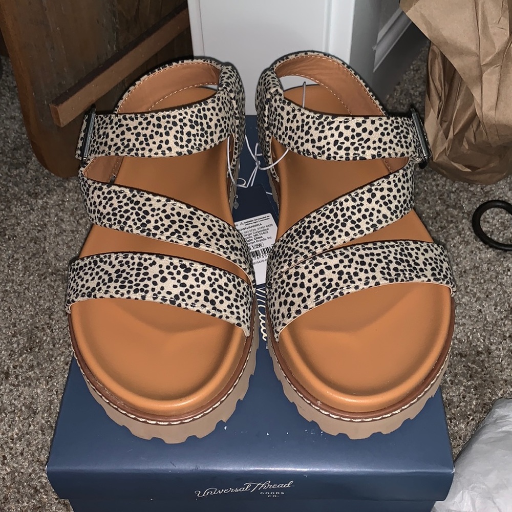 Leapard print sandals